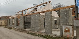 Stavba pro traktory. Stavba pro traktory.